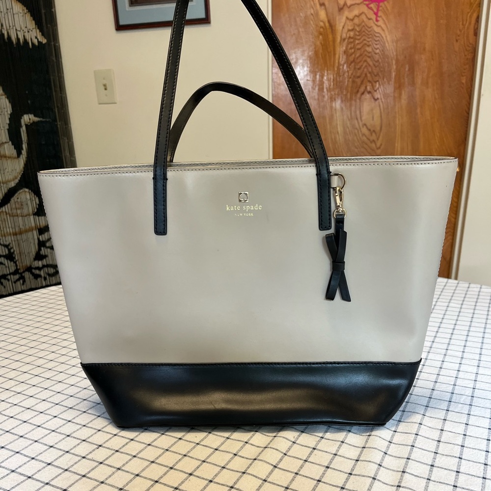 Kate Spade tote bag.